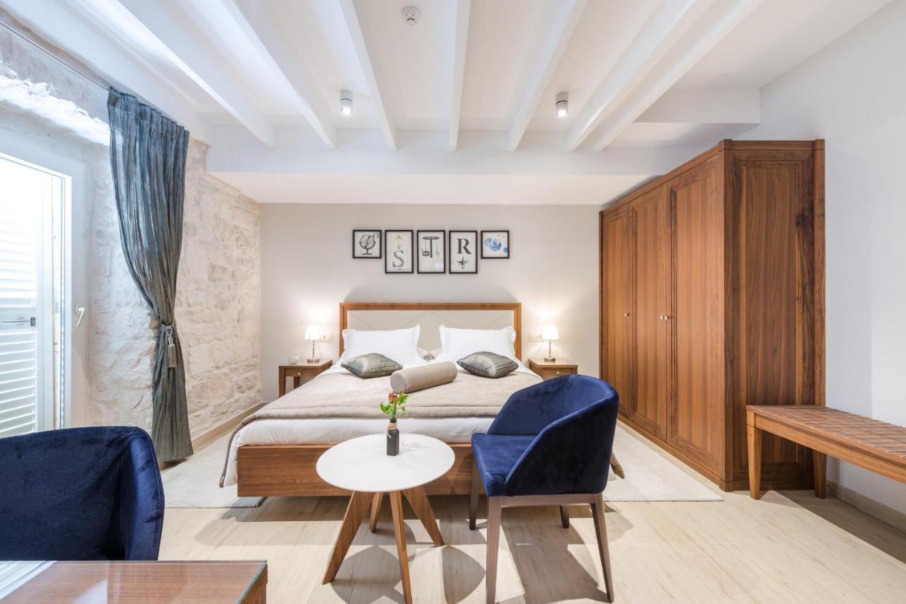 Room 301 — Tramontana